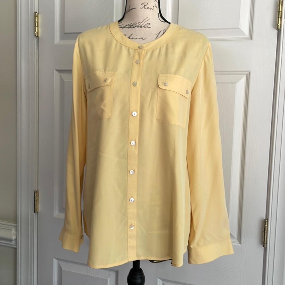 Chico’s buttons down shirt